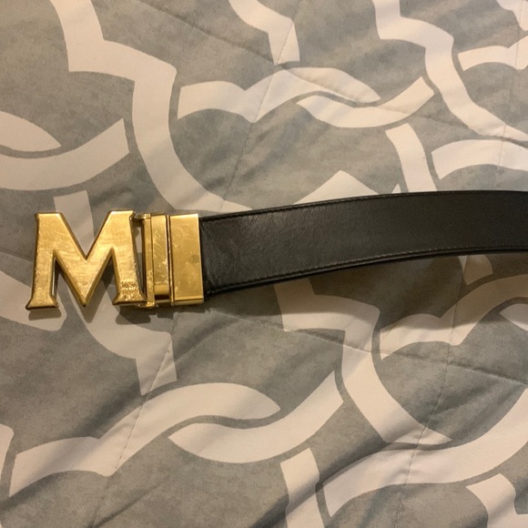 Reversible mcm belt